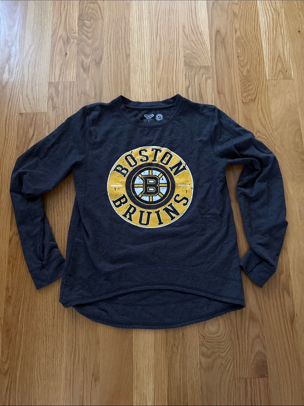 Boston Bruins Women Long-Sleeve Crewneck Top: Charcoal & Gold, Small, NHL